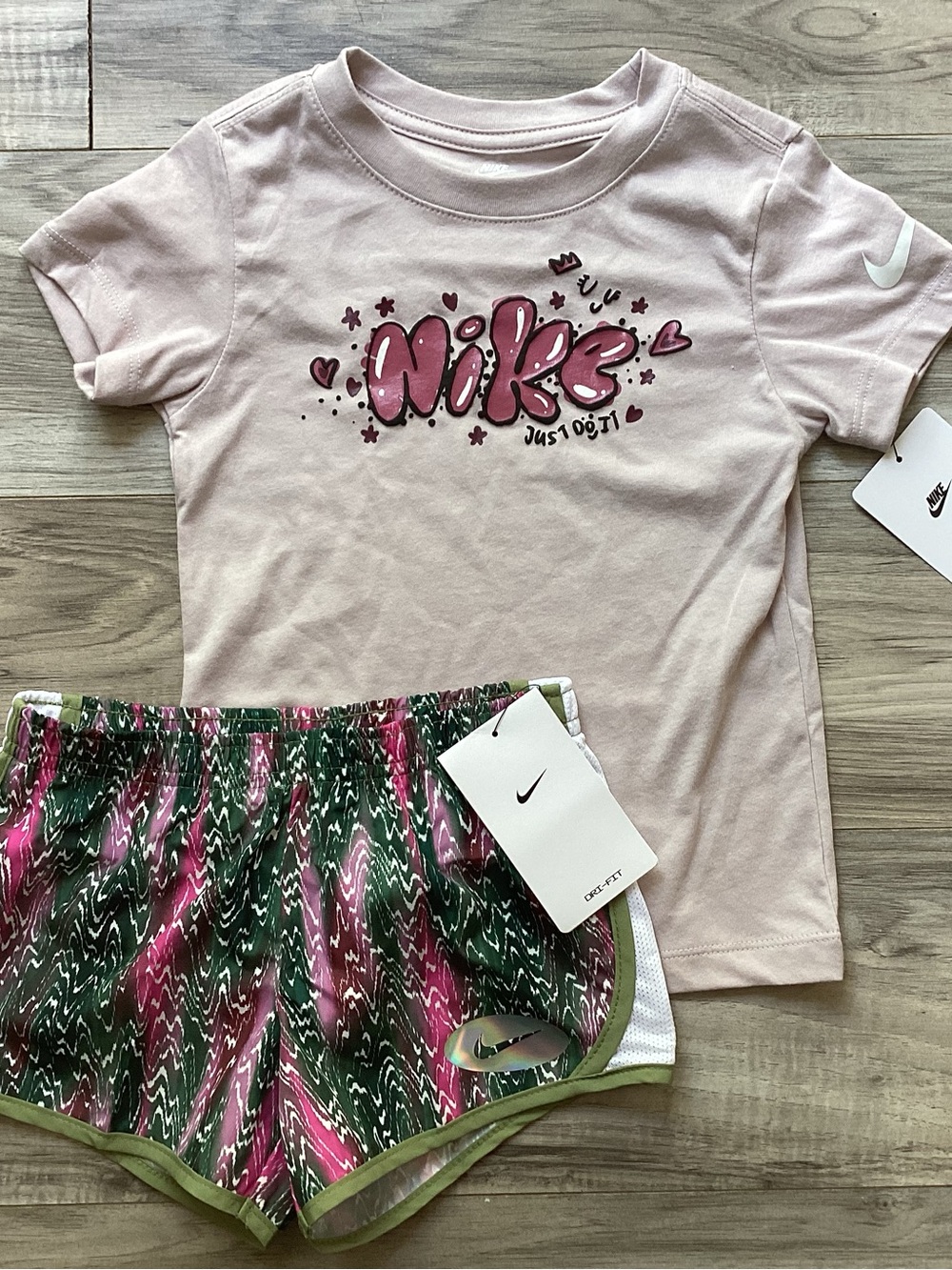 Nike girls Tee & Shorts outfit size 4(NWT) ~PRICE IS FIRM, NO OFFERS~
